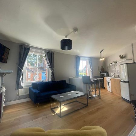 Brady'S Glastonbury Beautiful Pad Great Location! Extérieur photo