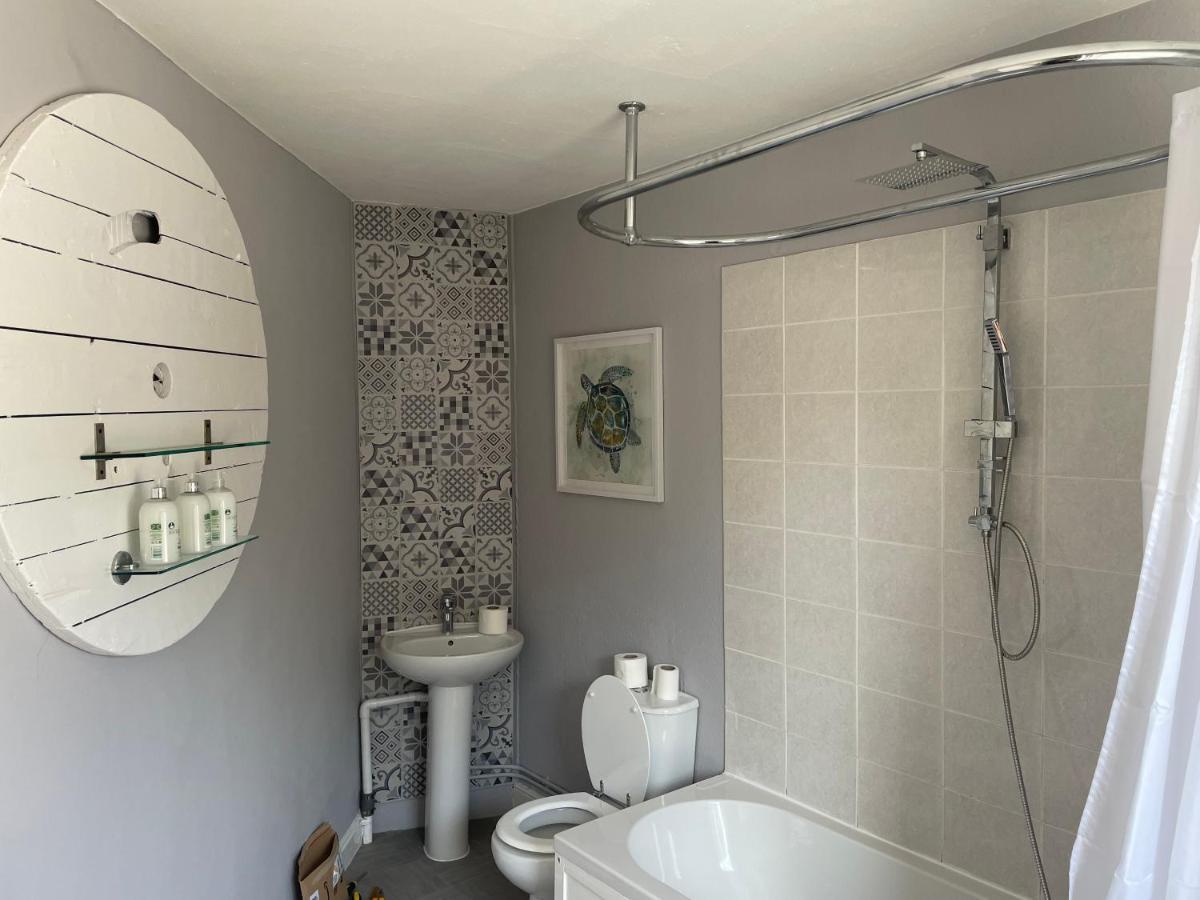 Brady'S Glastonbury Beautiful Pad Great Location! Extérieur photo