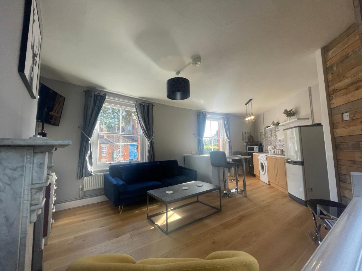 Brady'S Glastonbury Beautiful Pad Great Location! Extérieur photo