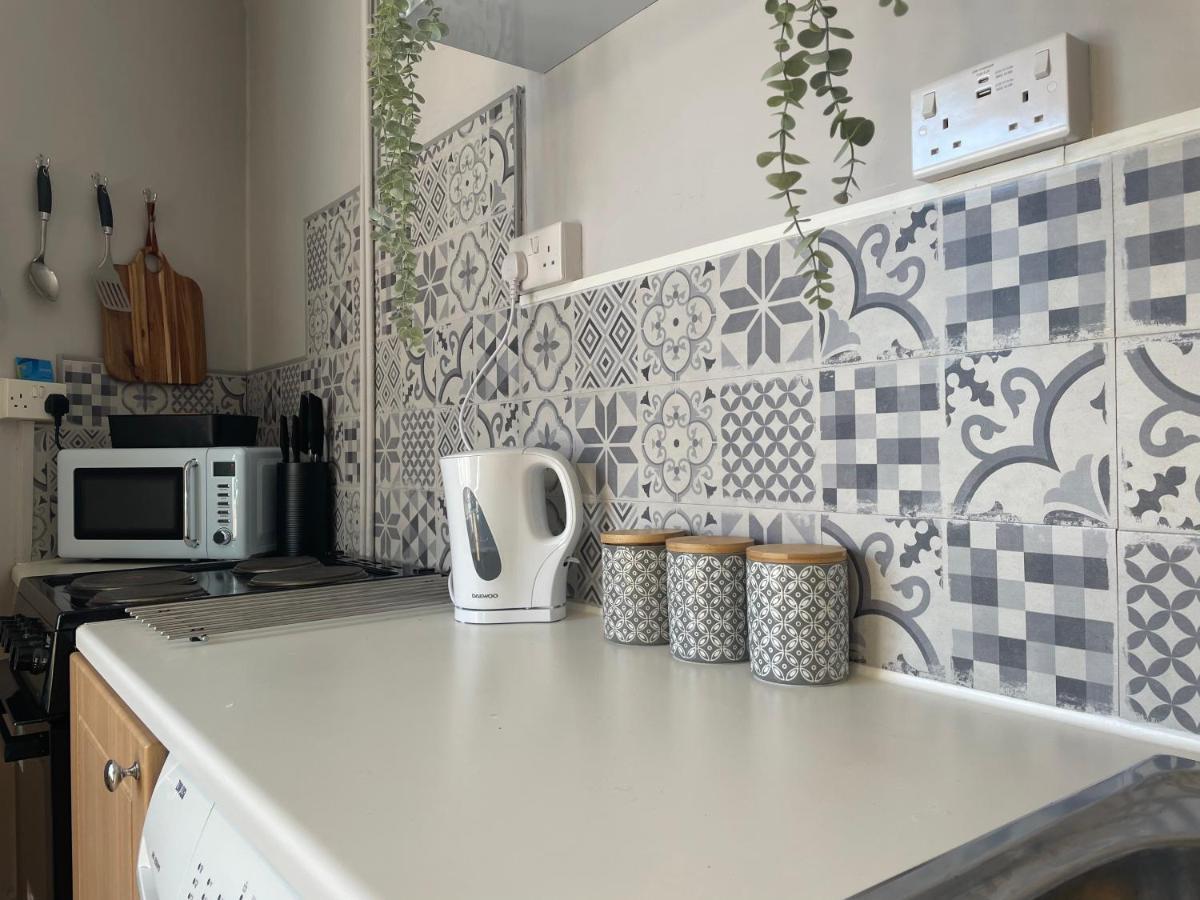 Brady'S Glastonbury Beautiful Pad Great Location! Extérieur photo